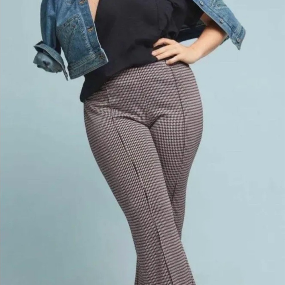 Anthropologie The Essential
Crop Flare Stylish Houndstooth Pants